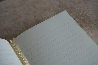 Tied in 東京 Journal